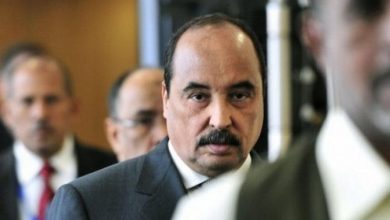 صورة نقل الرئيس الموريتاني السابق من السجن إلى المستشفى